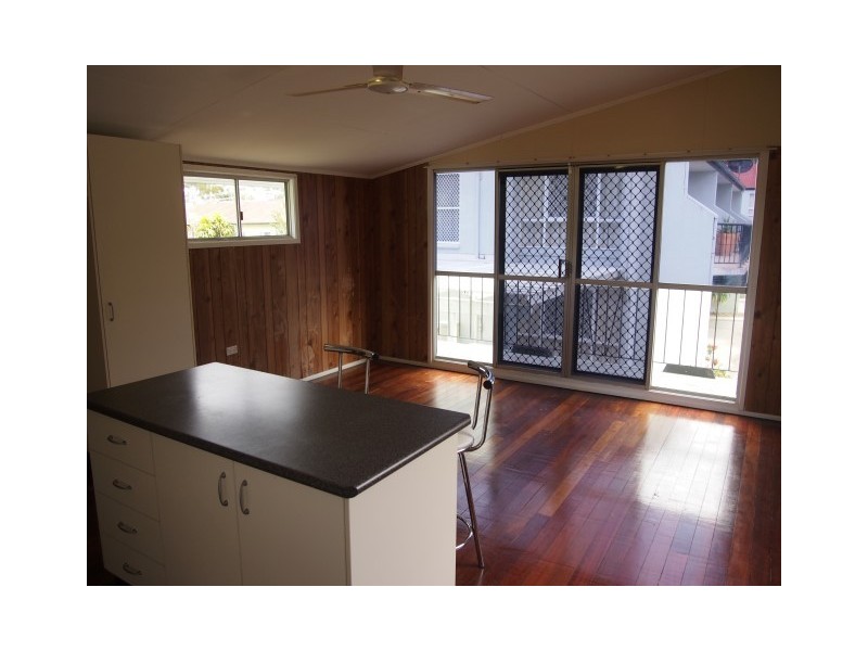 1/404 Esplanade, Torquay QLD 4655