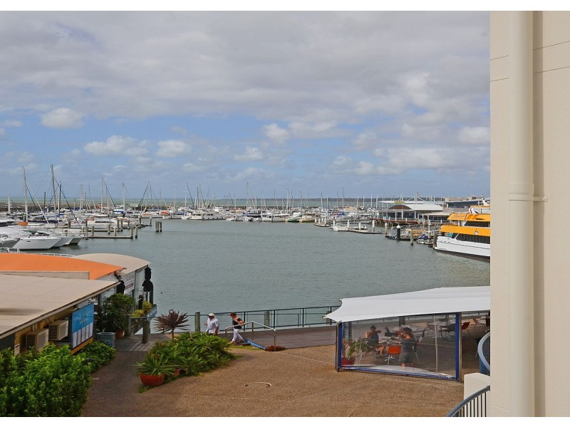 Unit 301 Mantra Resort, Buccaneer Drive, Urangan QLD 4655