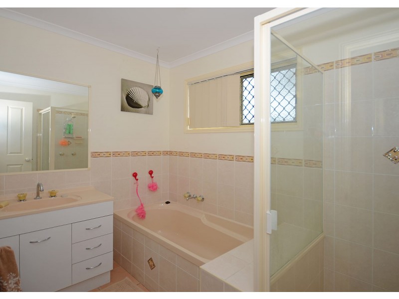 21 Jonwest Close, Torquay QLD 4655