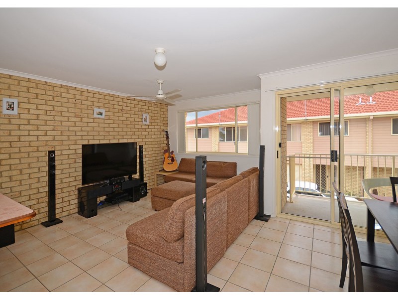 2/33 King Street, Urangan QLD 4655