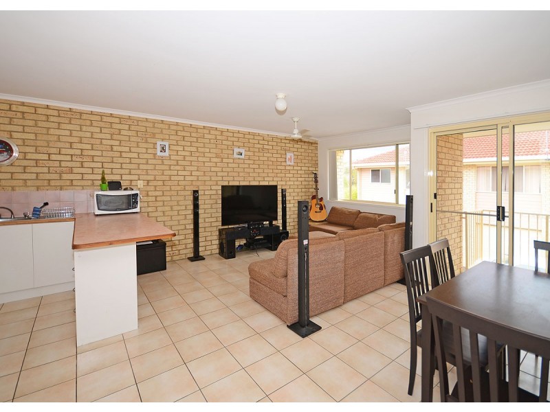 2/33 King Street, Urangan QLD 4655