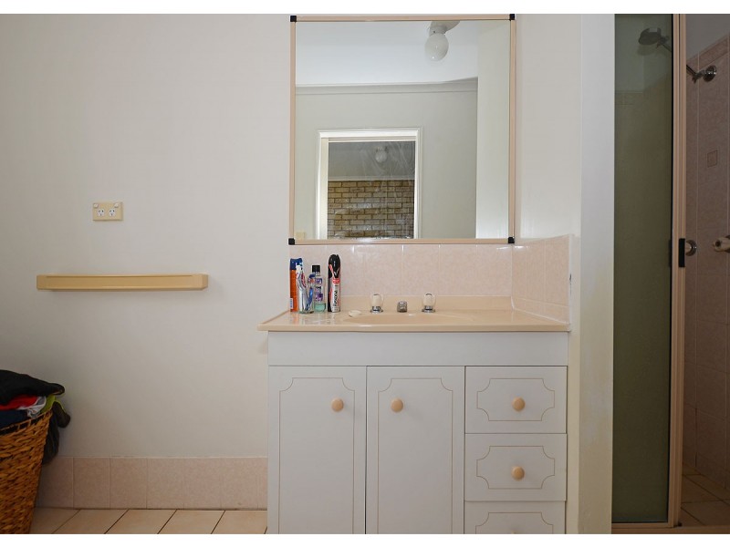 2/33 King Street, Urangan QLD 4655