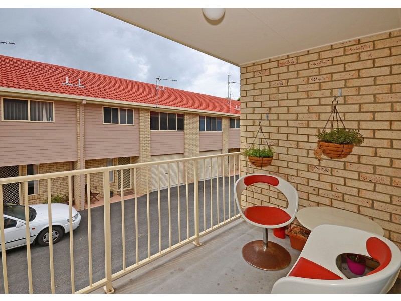 2/33 King Street, Urangan QLD 4655
