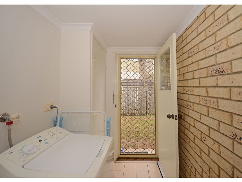 2/33 King Street, Urangan QLD 4655