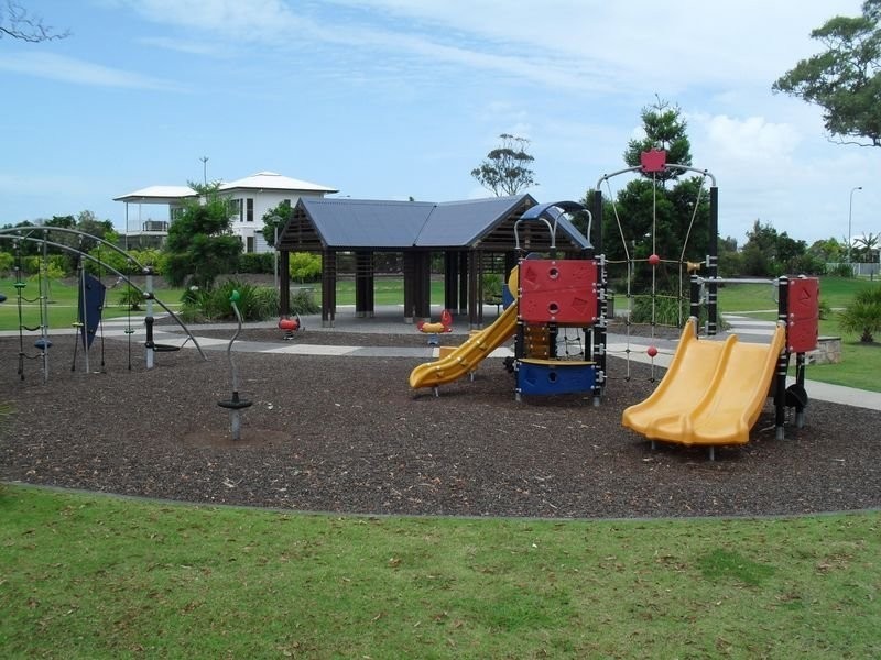 66 Beach Drive, Burrum Heads QLD 4659