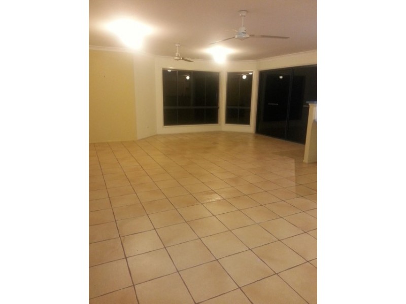 16 KINGSTON CLOSE, Wondunna QLD 4655