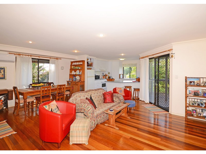 12 Treviso Court, Urangan QLD 4655