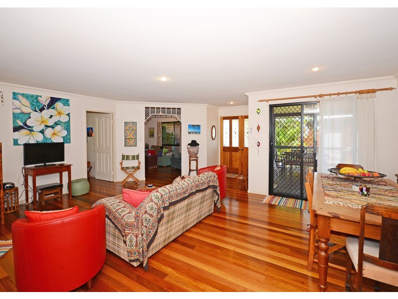 12 Treviso Court, Urangan QLD 4655