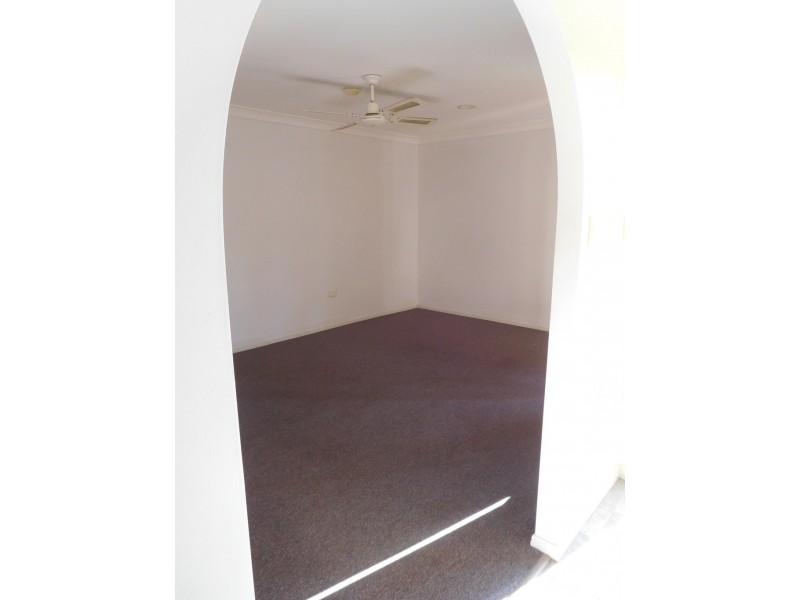 43 Bunker Avenue, Urraween QLD 4655