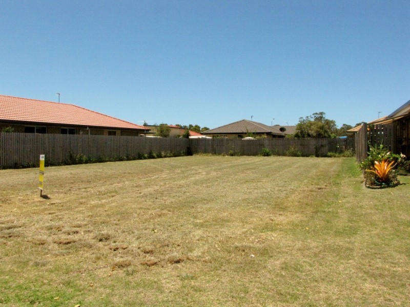 8 Dory Drive, Point Vernon QLD 4655