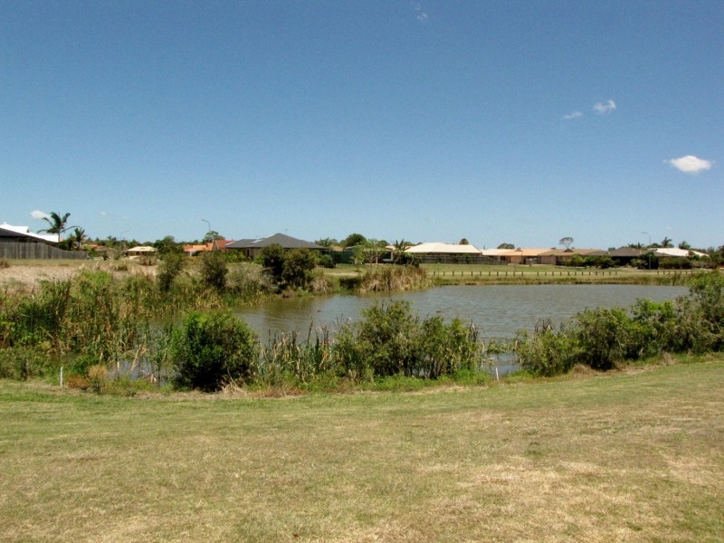 8 Dory Drive, Point Vernon QLD 4655