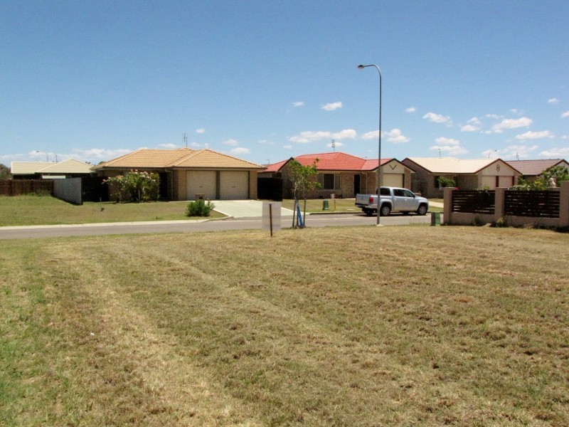8 Dory Drive, Point Vernon QLD 4655