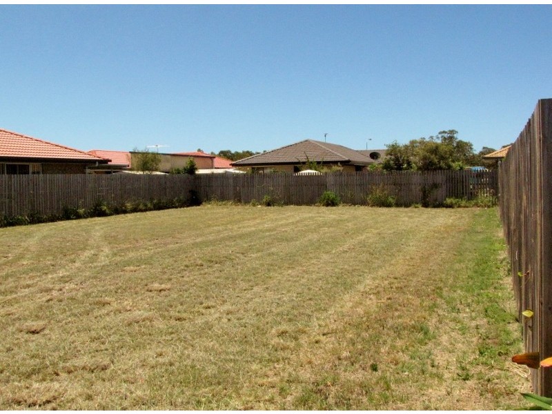 8 Dory Drive, Point Vernon QLD 4655
