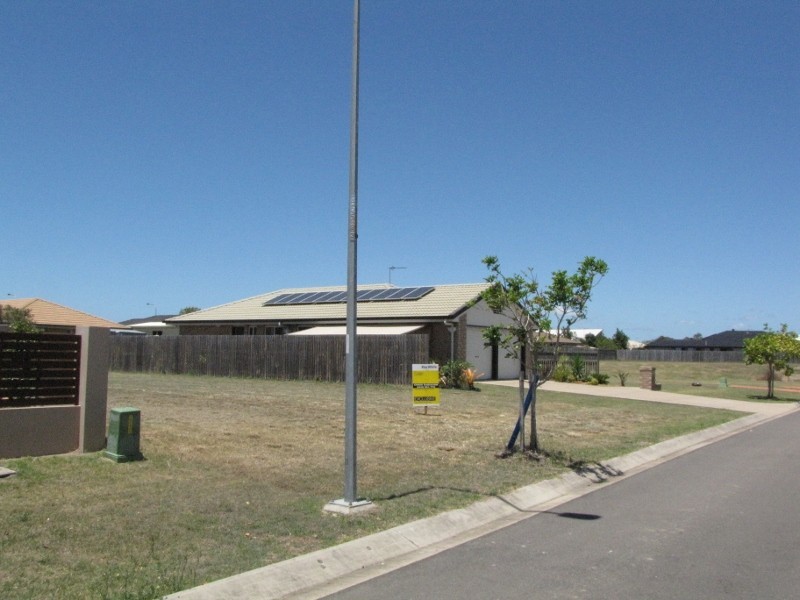 8 Dory Drive, Point Vernon QLD 4655