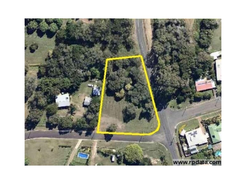 1-5 Henks Court, Dundowran Beach QLD 4655