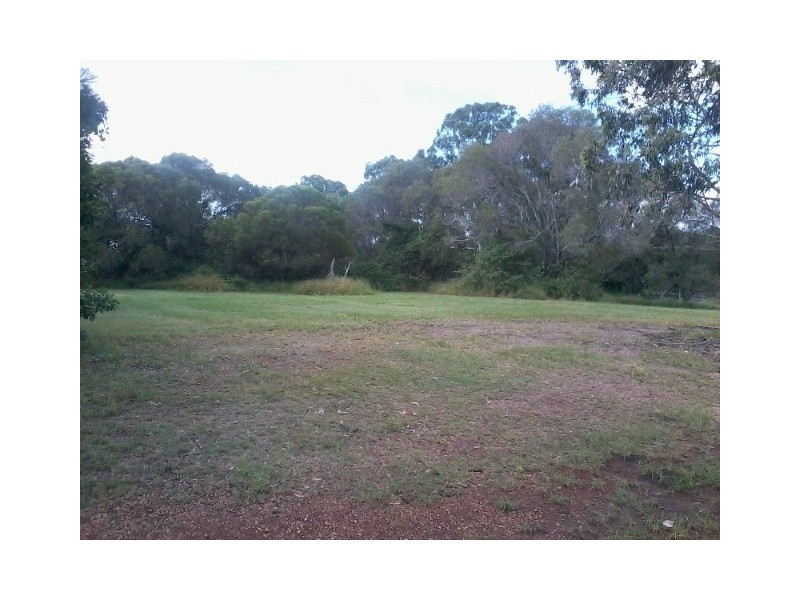 1-5 Henks Court, Dundowran Beach QLD 4655