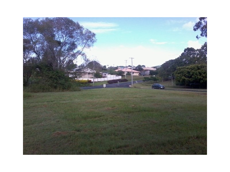 1-5 Henks Court, Dundowran Beach QLD 4655