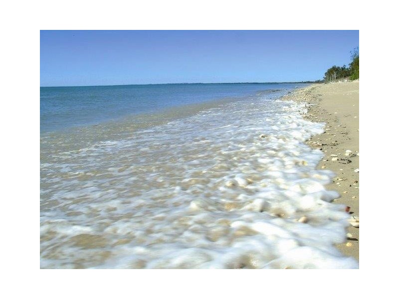 1-5 Henks Court, Dundowran Beach QLD 4655