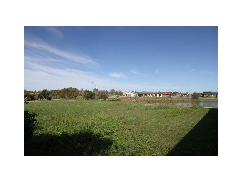 13 Anchorage Circuit, Point Vernon QLD 4655
