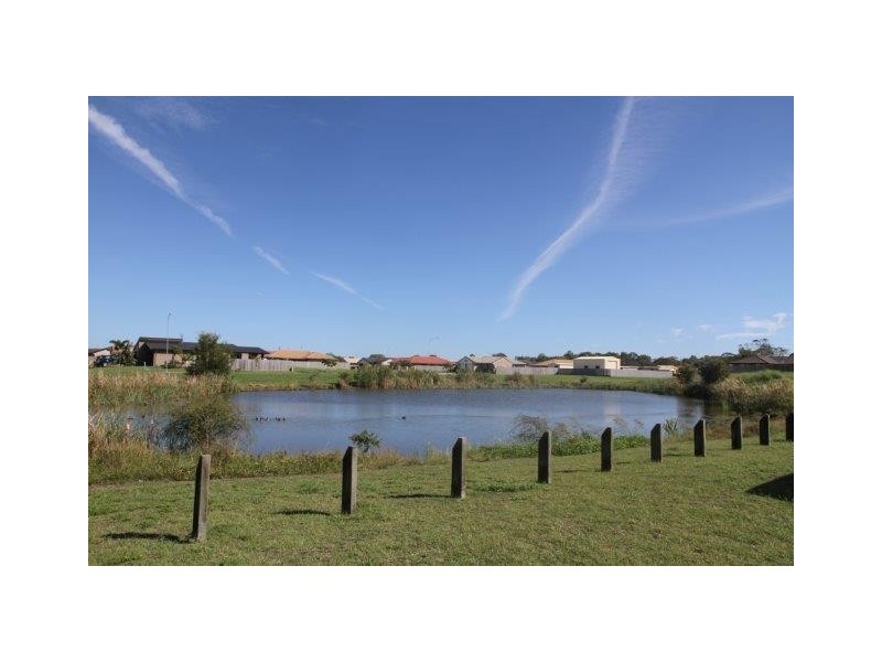 13 Anchorage Circuit, Point Vernon QLD 4655