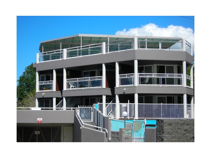 2/438 ESPLANADE, Torquay QLD 4655