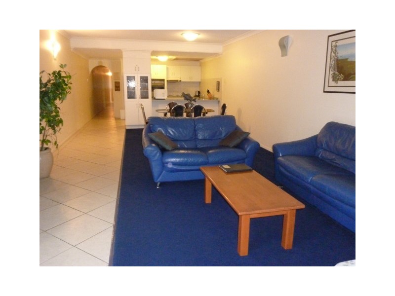 2/438 ESPLANADE, Torquay QLD 4655