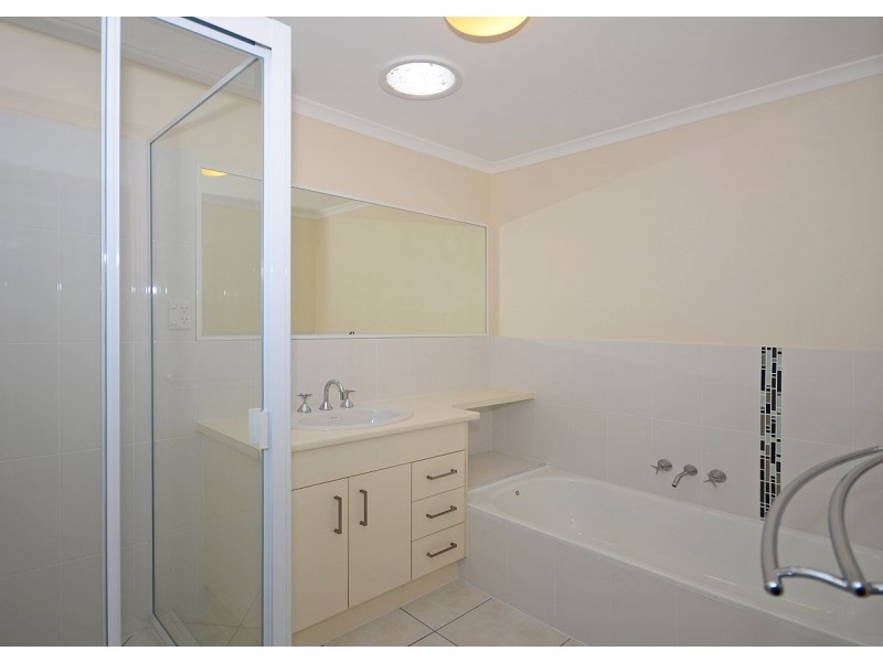 5 Faraday Court, Urraween QLD 4655