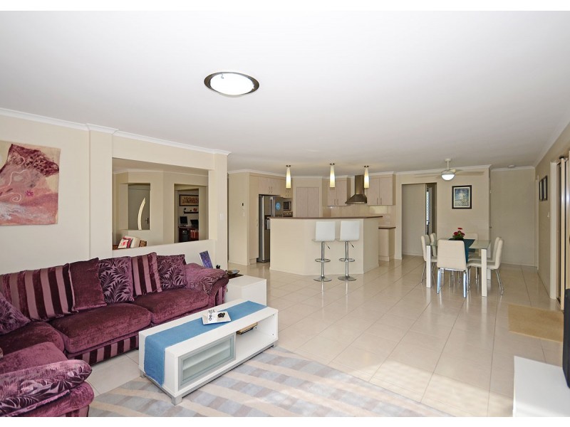 8 Petersen Rd, Hervey Bay QLD 4655