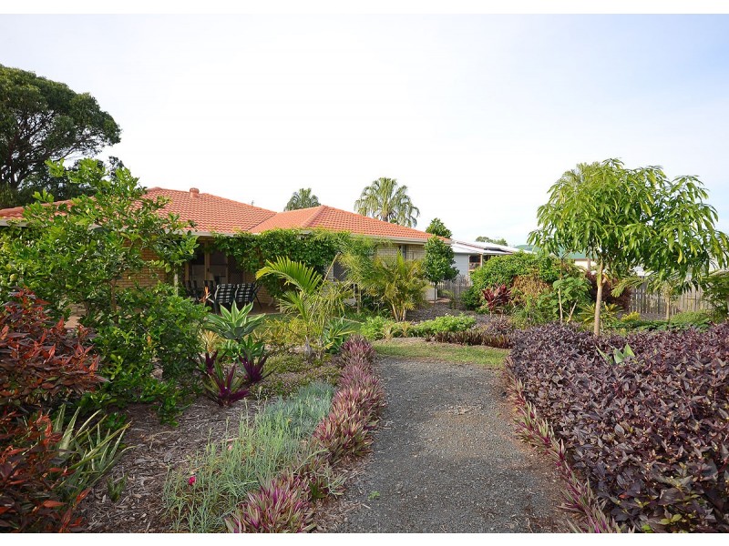 8 Petersen Rd, Hervey Bay QLD 4655