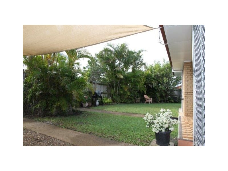 Unit 1/2 Wuruma Street, Scarness QLD 4655