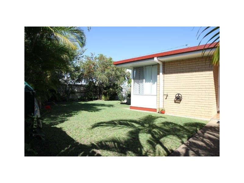 Unit 1/2 Wuruma Street, Scarness QLD 4655