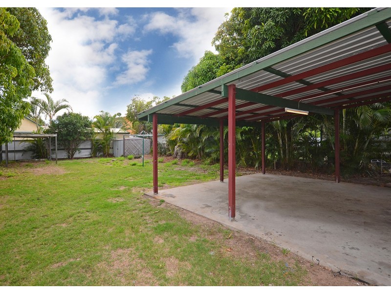 6 Ocean Street, Torquay QLD 4655