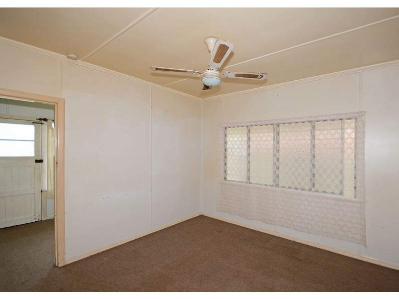 6 Ocean Street, Torquay QLD 4655