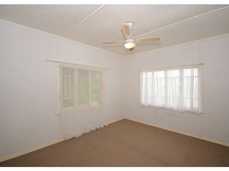 6 Ocean Street, Torquay QLD 4655