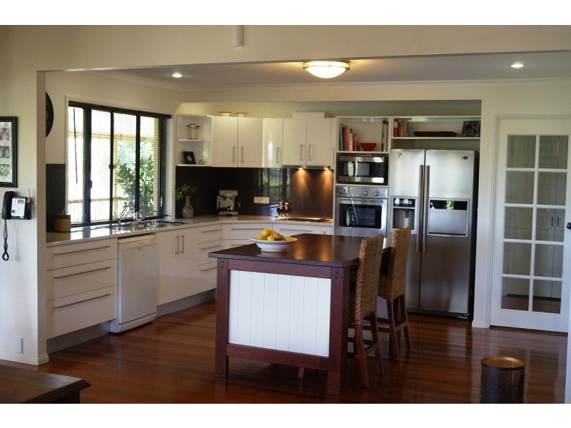 4 Balmoral Court, Urraween QLD 4655