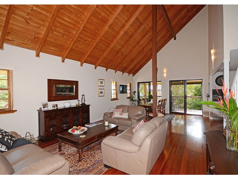 4 Balmoral Court, Urraween QLD 4655
