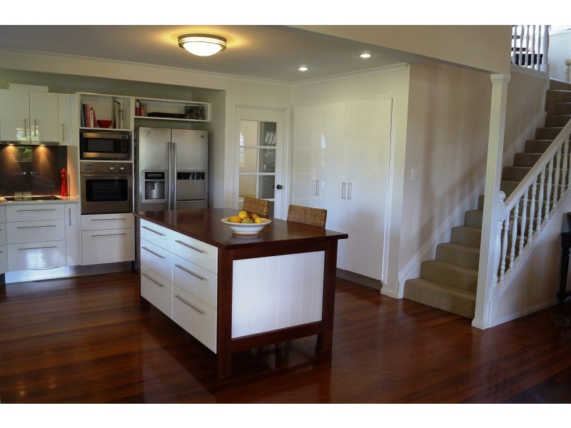 4 Balmoral Court, Urraween QLD 4655