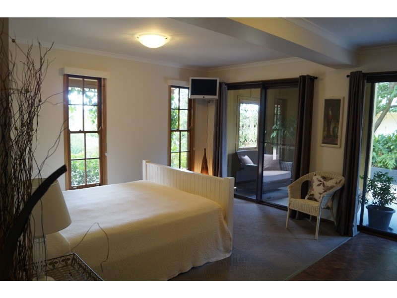 4 Balmoral Court, Urraween QLD 4655