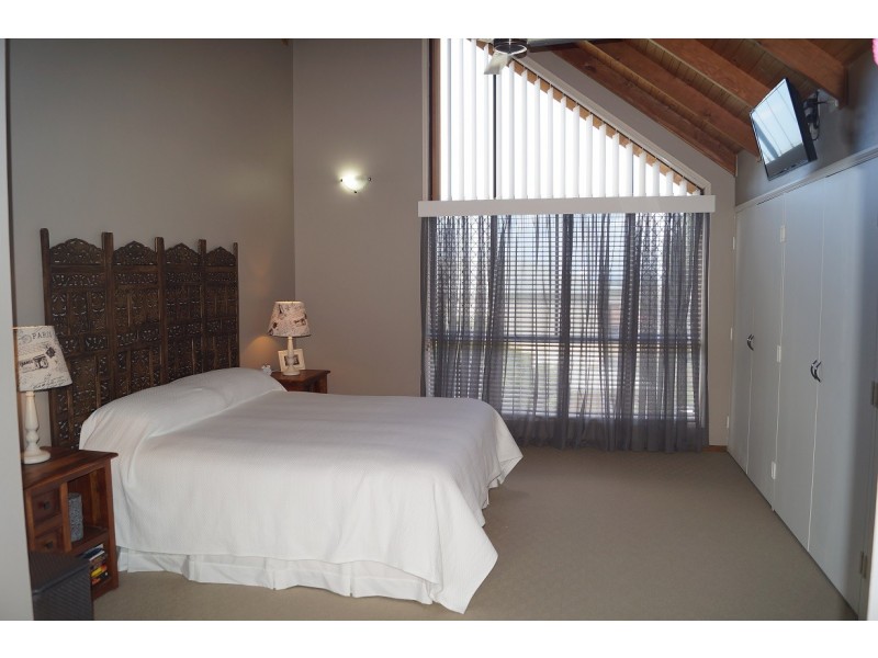 4 Balmoral Court, Urraween QLD 4655