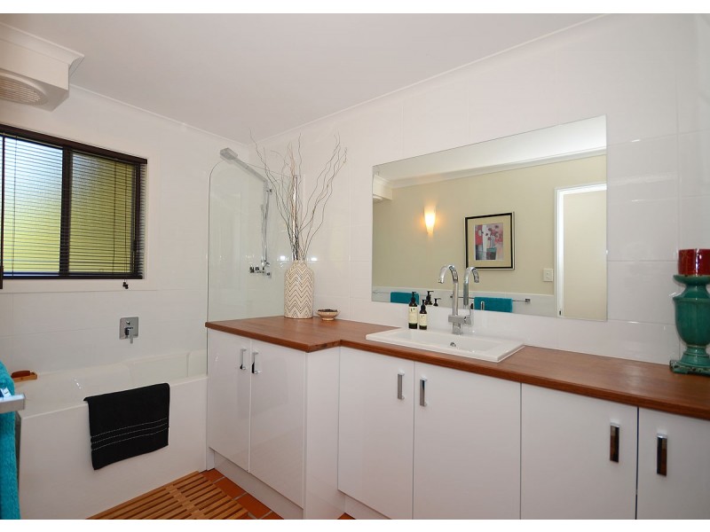 4 Balmoral Court, Urraween QLD 4655