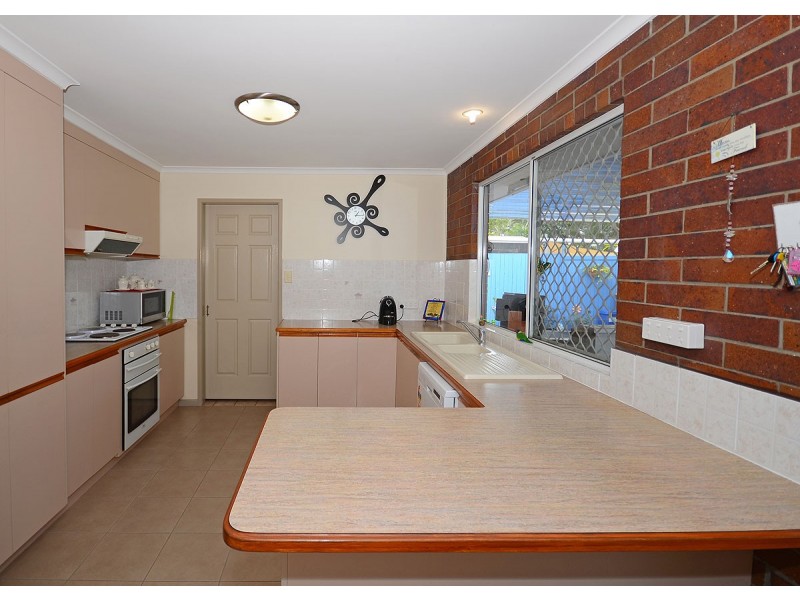 30 Acacia Street, Point Vernon QLD 4655