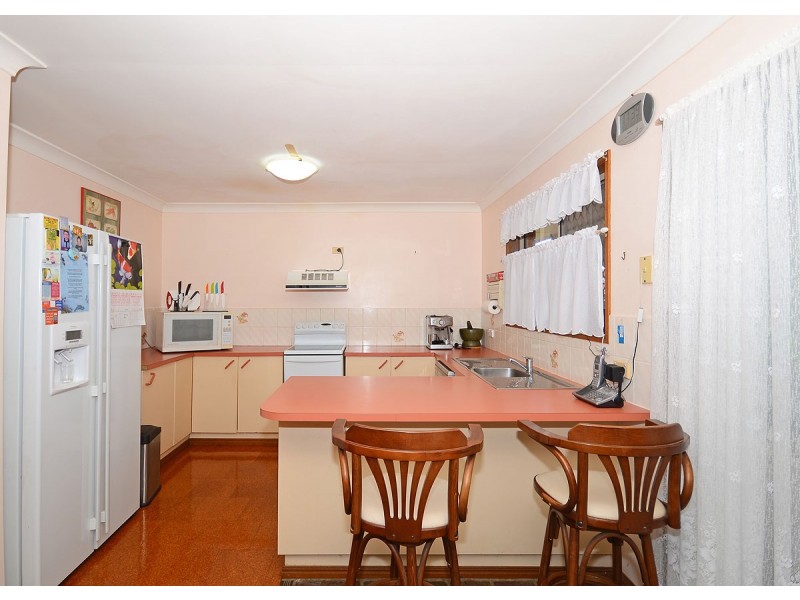 11 Ti Tree Road West, Booral QLD 4655