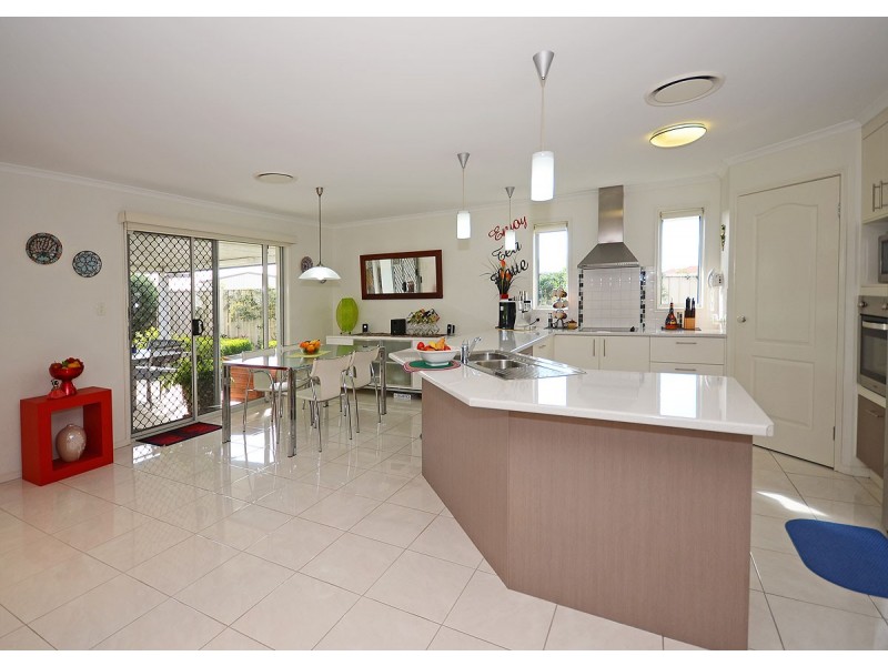 10 Louise Drive, Burrum Heads QLD 4659