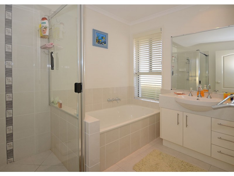 10 Louise Drive, Burrum Heads QLD 4659