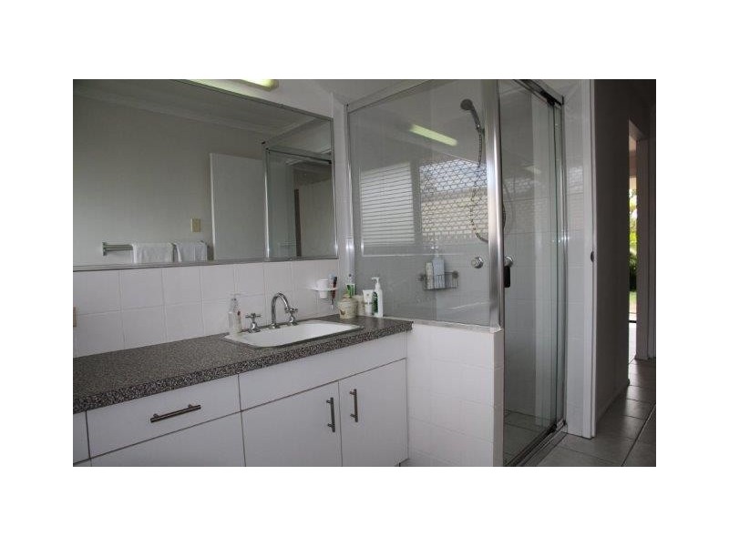 1/2 WURUMA ST, Scarness QLD 4655