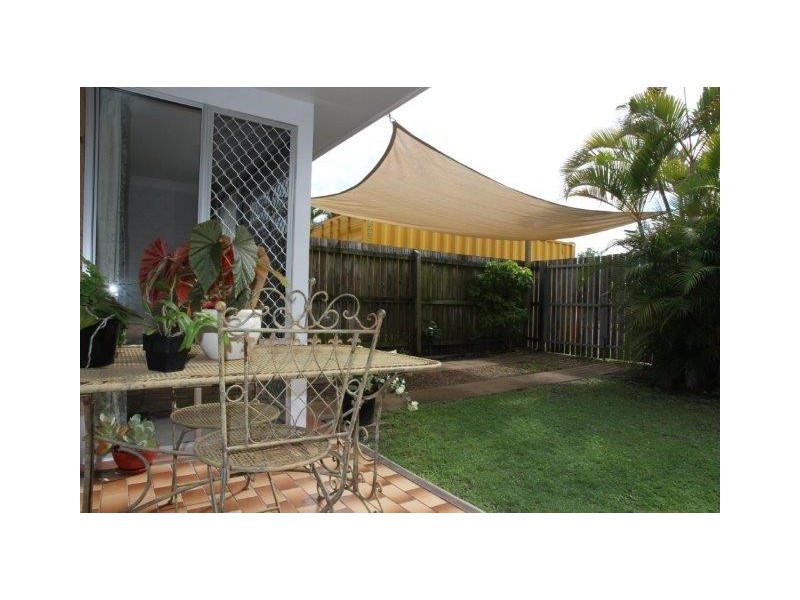 1/2 WURUMA ST, Scarness QLD 4655