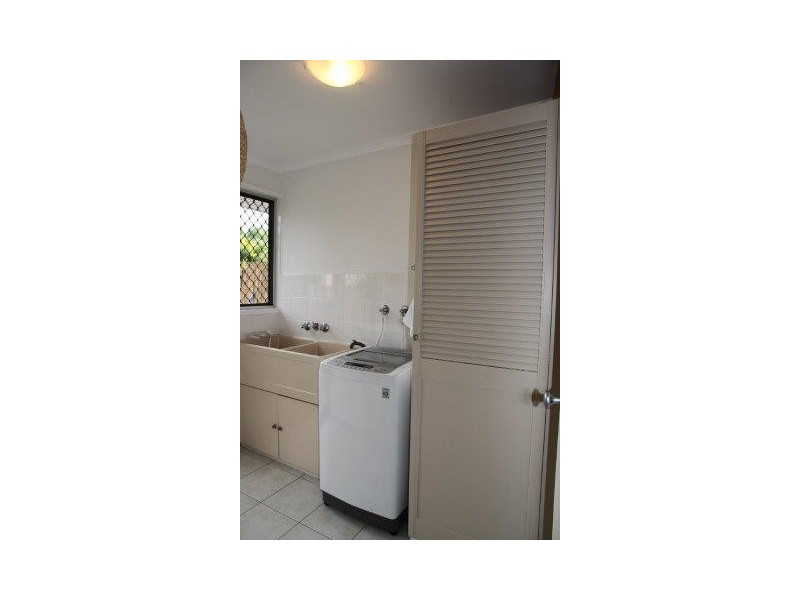 1/2 WURUMA ST, Scarness QLD 4655