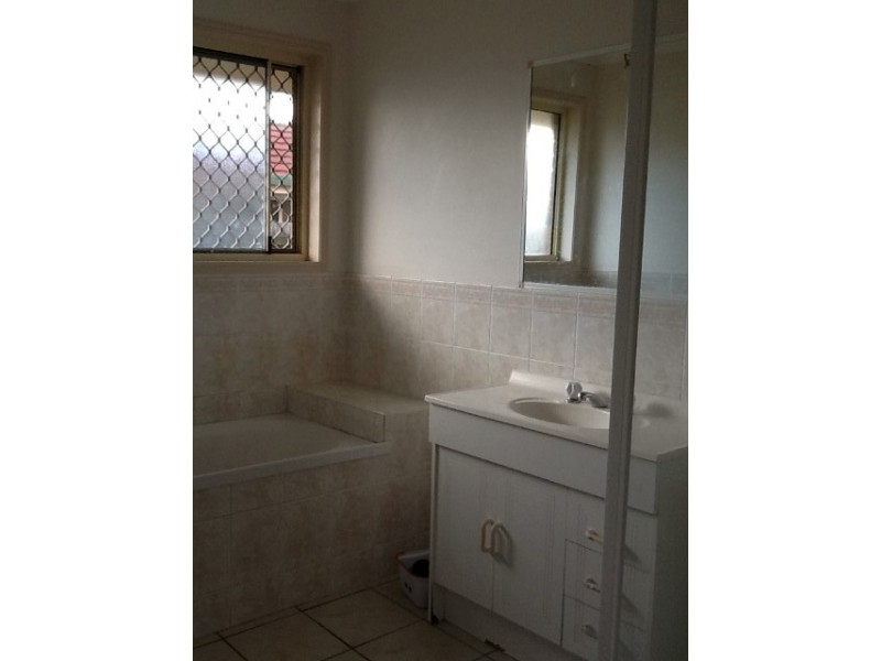 1 KING EDWARD CT, Urangan QLD 4655