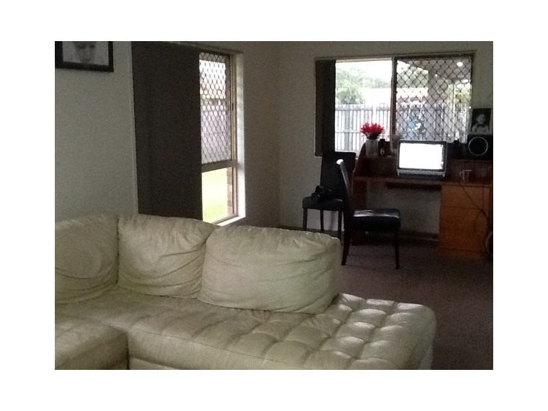 1 KING EDWARD CT, Urangan QLD 4655