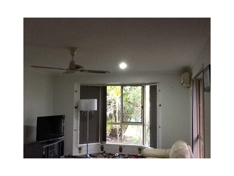 1 KING EDWARD CT, Urangan QLD 4655